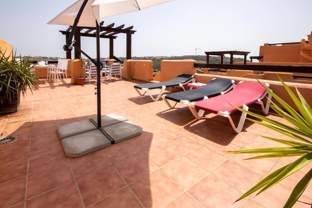 Penthouse With Roof Terrace, Bbq, Pool- And Sea Views Apartment Buenas Noches Exterior photo